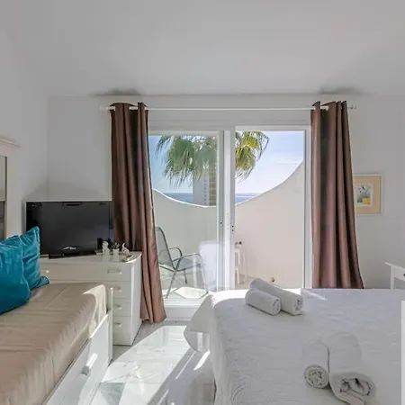 Benalgolf/penthouse With Wonderful Sea Views Бенальмадена
