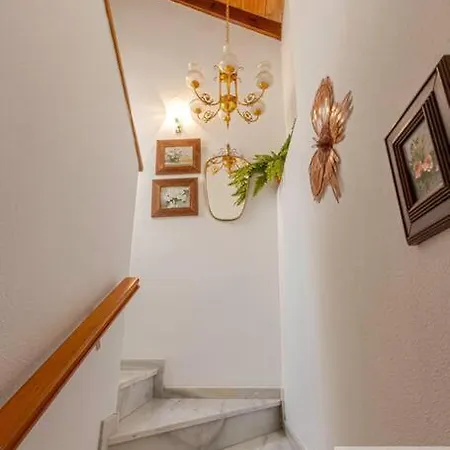 Benalgolf/penthouse With Wonderful Sea Views Апартаменты